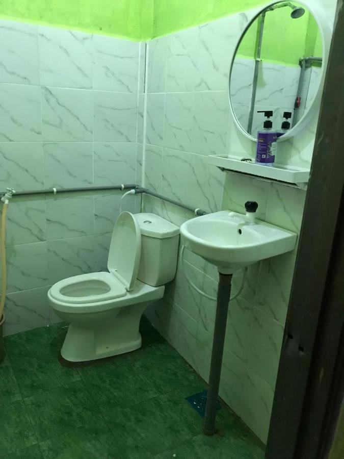 Perhentian Hazipah Hotel Kampong Pasir Hantu Bagian luar foto
