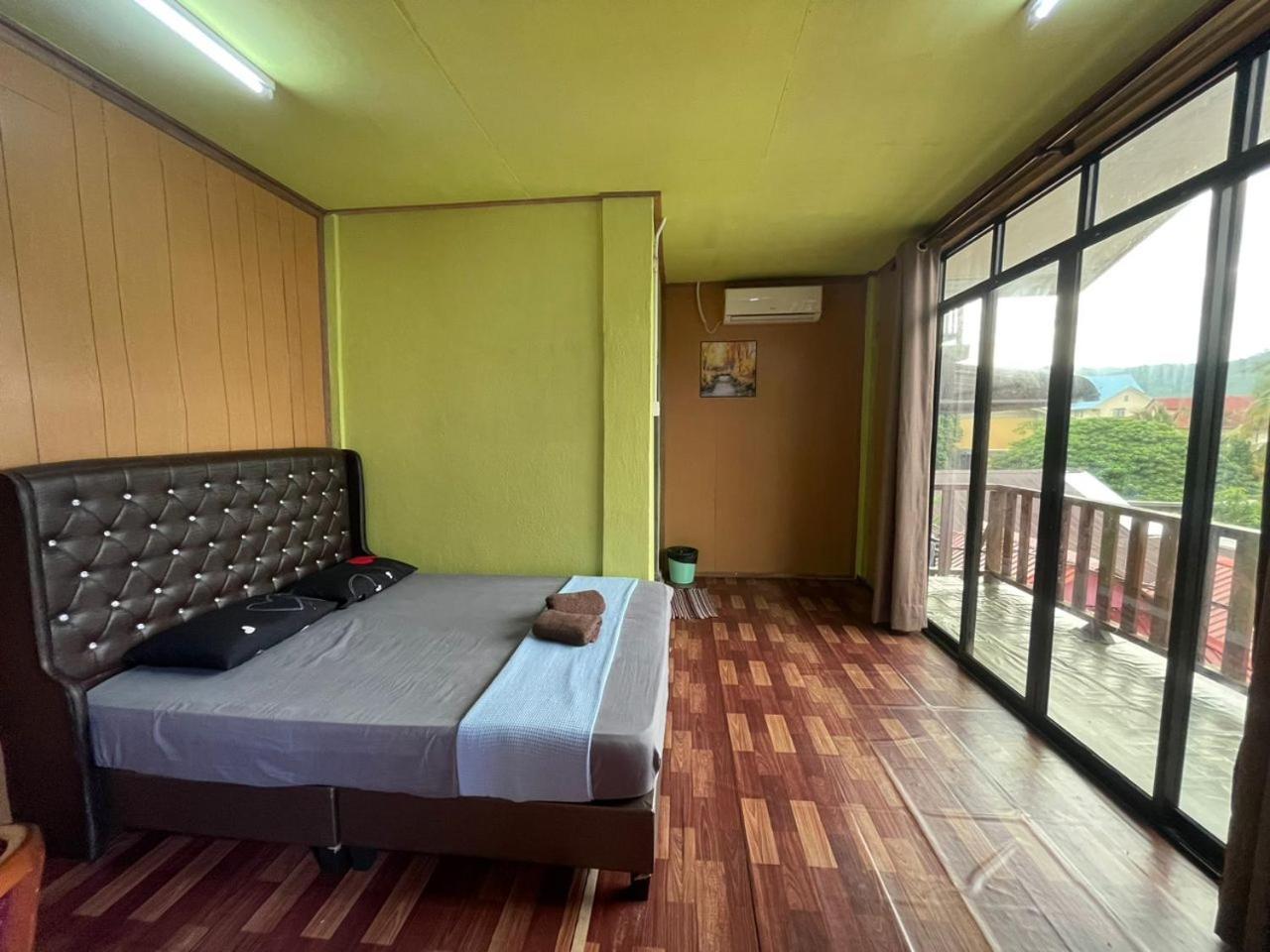 Perhentian Hazipah Hotel Kampong Pasir Hantu Bagian luar foto
