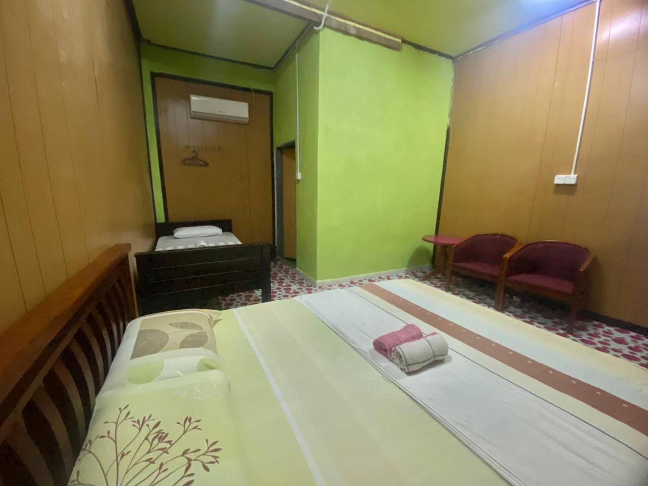 Perhentian Hazipah Hotel Kampong Pasir Hantu Bagian luar foto